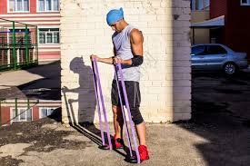 【NFL动态】终场战术选择引发争议：乌鸦是否应推进更近再尝试致胜射门？